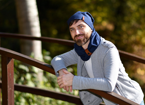 Pánsky set čiapka a nákrčník s koženým remienkom