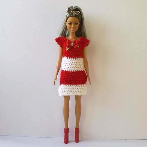 Oblečky pro Barbie - šaty + botičky — foto 1
