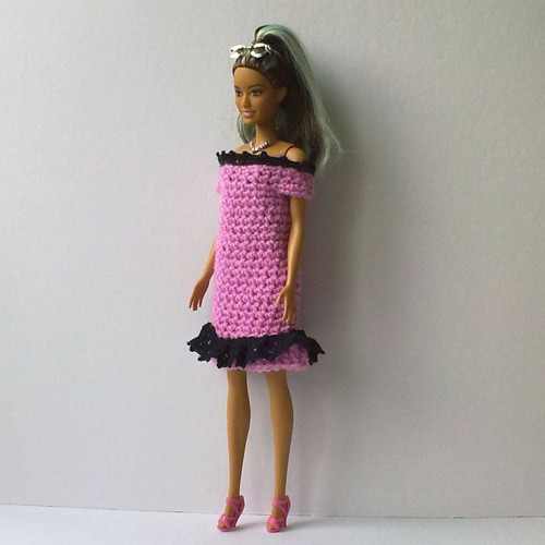 Oblečky pro Barbie - šaty + náhrdelník, botičky — foto 1