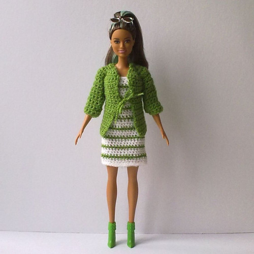 Oblečky pro Barbie - šaty, kabátek + botičky — foto 1