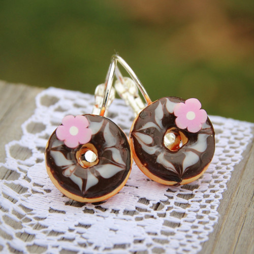 Donuty s kytičkami, zavírací háčky — foto 1
