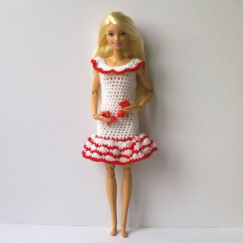 Oblečky pro Barbie - šaty + botičky — foto 1