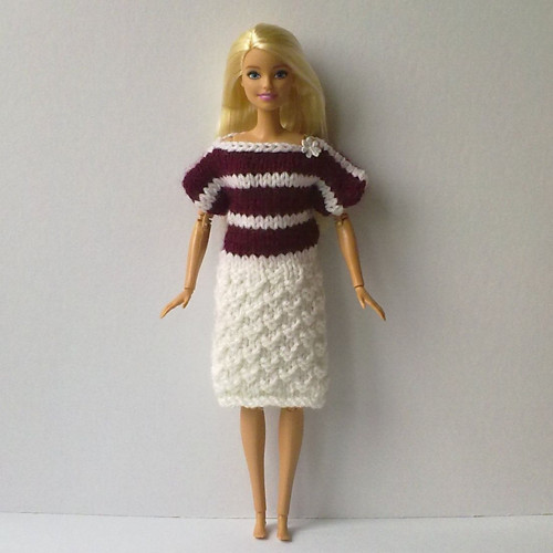 Oblečky pro Barbie - šaty + botičky — foto 1