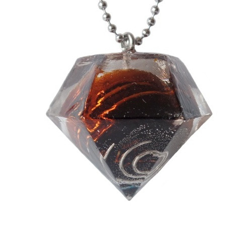 Náhrdelník "Resin" tvar diamant hnědý se spirálou