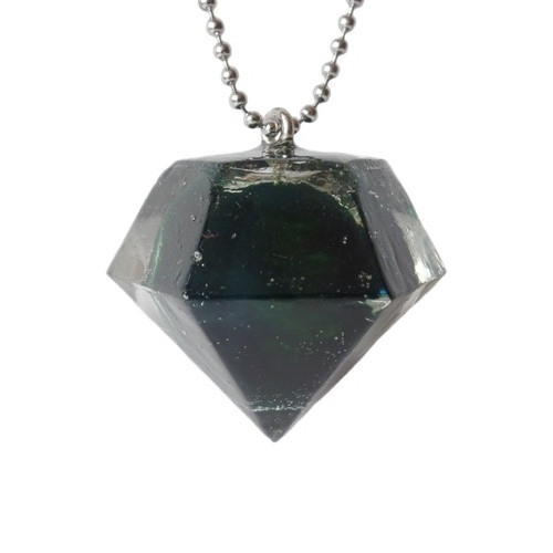 Náhrdelník "Resin" tvar diamant zelený