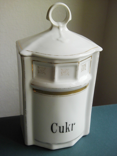 Větší porcelánová dóza na cukr — foto 1