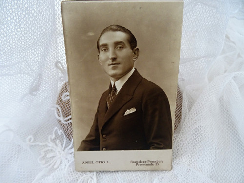 Advokát — foto 1