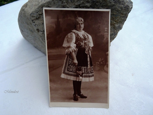 Marie v kroji — foto 1