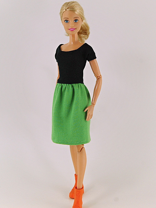 Barbie - Zelenočerné šaty — foto 1