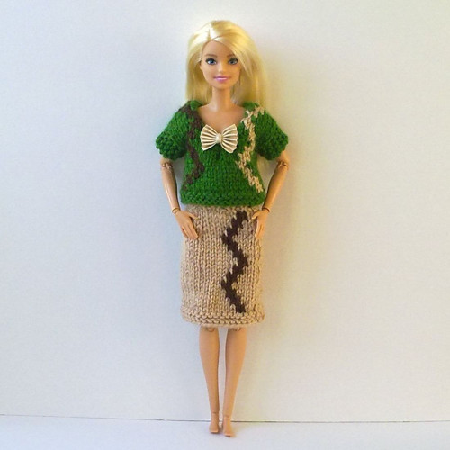 Oblečky pro Barbie - triko, sukně — foto 1