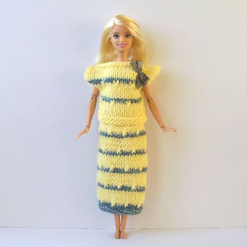 Oblečky pro Barbie - triko, sukně — foto 1