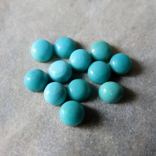 Pravý Tyrkys Arizona- kabošonek 3mm, 1ks