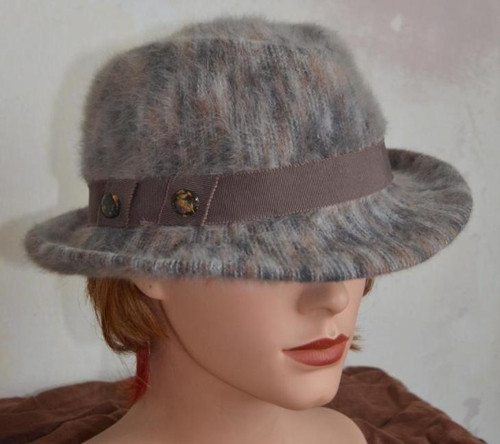 Original Vintage! Lehounký Trendy Model - Angora — foto 1
