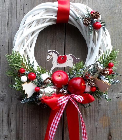 Adventní věneček s koníkem — foto 1
