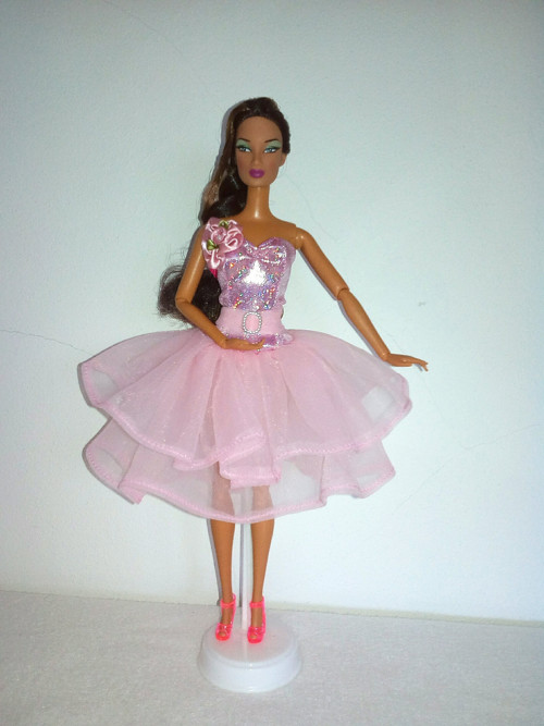 Šaty pro Barbie — foto 1