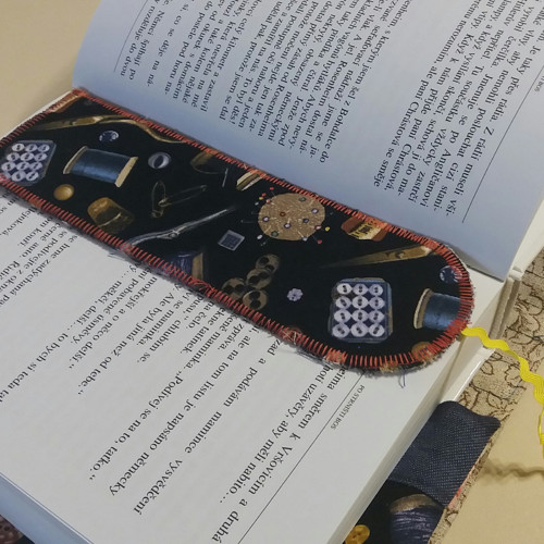 Záložka do knihy černá — foto 1