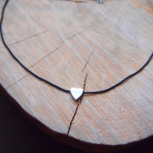 Minimalistický náhrdelník se srdíčkem — foto 1