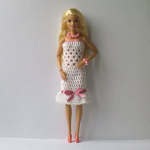 Oblečky pro Barbie - šaty, šperky + botičky — foto 1