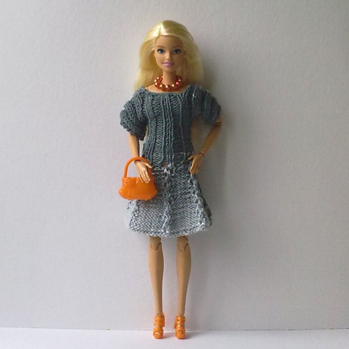 Oblečky pro Barbie - šaty + doplňky — foto 1