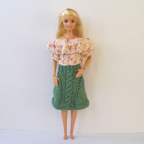 Oblečky pro Barbie - top, sukně — foto 1