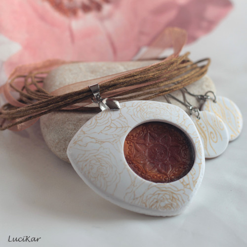 Elegantní bílá souprava — foto 1