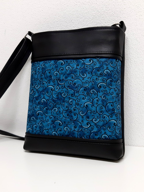 Mini Crossbody s modrou II sleva — foto 1