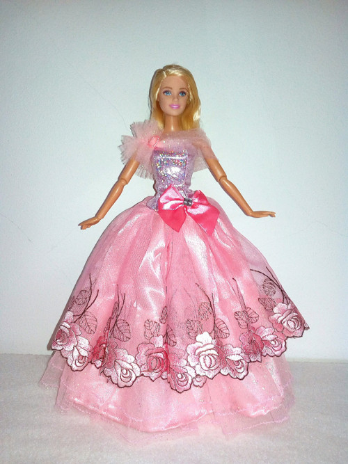Šaty pro Barbie — foto 1