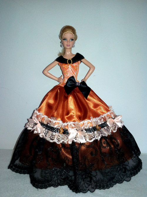 Šaty pro Barbie — foto 1