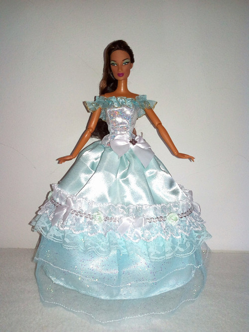 Šaty pro Barbie — foto 1