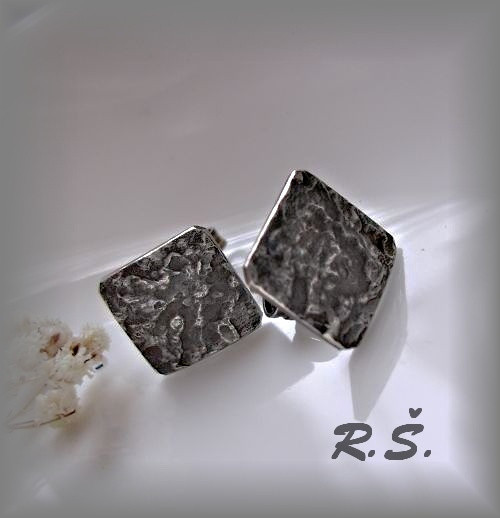 RASP...8 x 8 mm středně tmavá patina + PUZETY