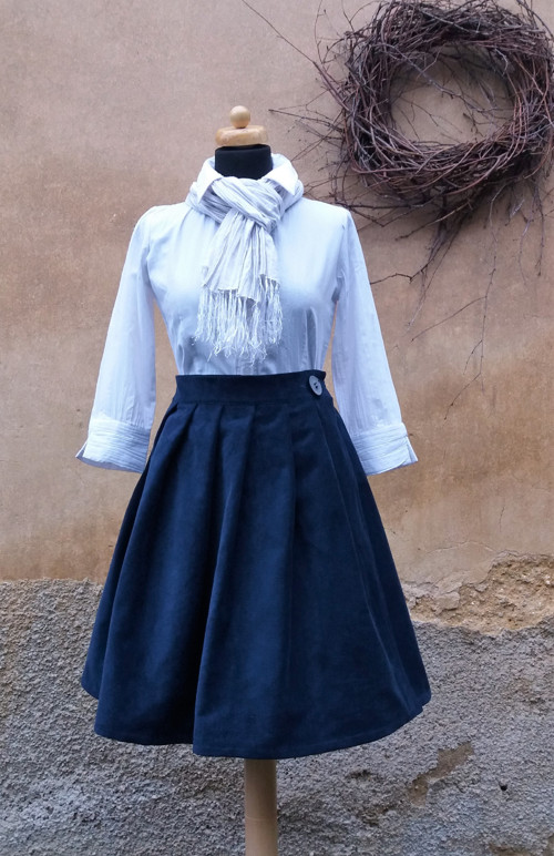Zimní Manšestrová Sukně — foto 1