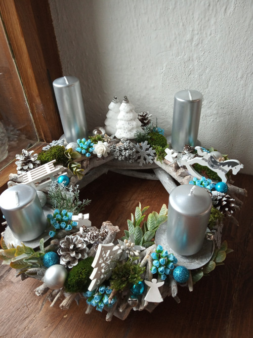 Adventní věnec v tyrkysové — foto 1