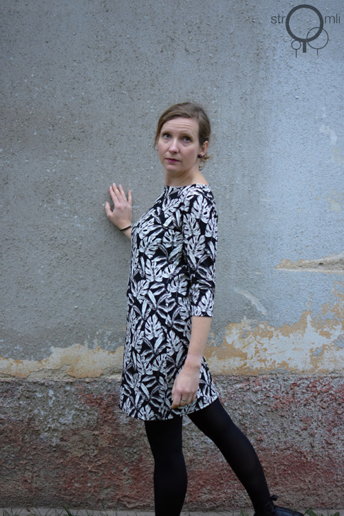 Černé šaty s listy, vel. L — foto 1
