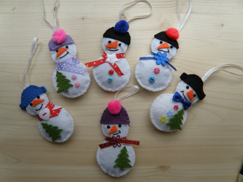 Sněhuláci - filcové ozdoby — foto 1