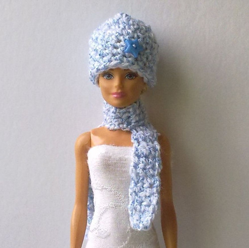 Oblečky pro Barbie - čepice, šála — foto 1