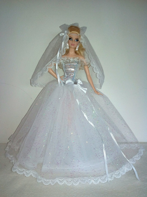 Šaty pro Barbie — foto 1