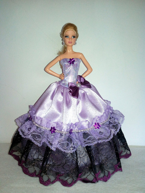 Šaty pro Barbie — foto 1