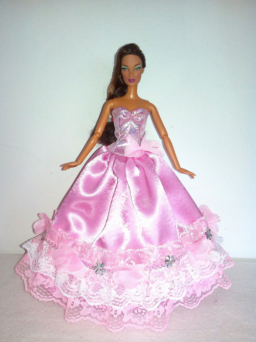 Šaty pro Barbie — foto 1
