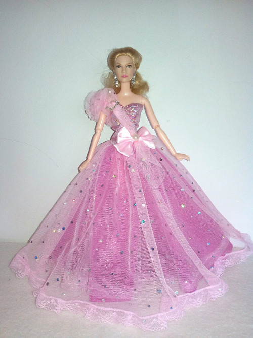 Šaty pro Barbie — foto 1