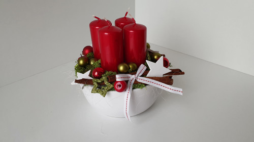 Adventní svícen.. v bílé misce — foto 1