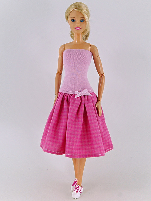Barbie - Kostkové šaty — foto 1