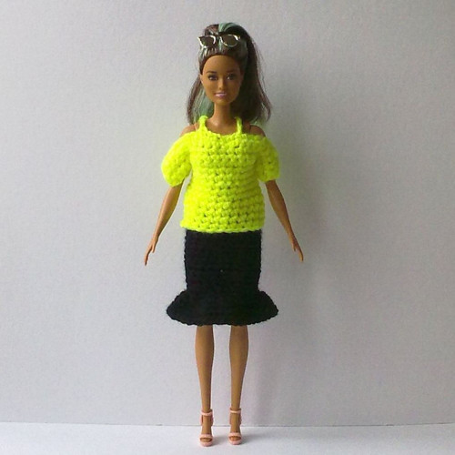 Oblečky pro Barbie - tričko, sukně — foto 1