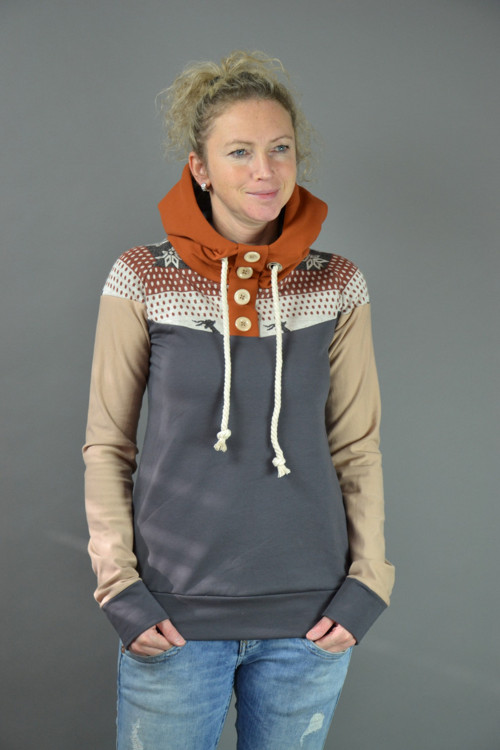 Tříbarevná mikina — foto 1