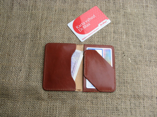 SANTINI - i s monogramem