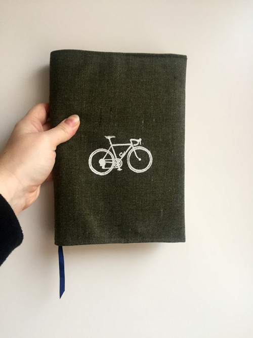Obal na knihu - Sígr cyklistou — foto 1