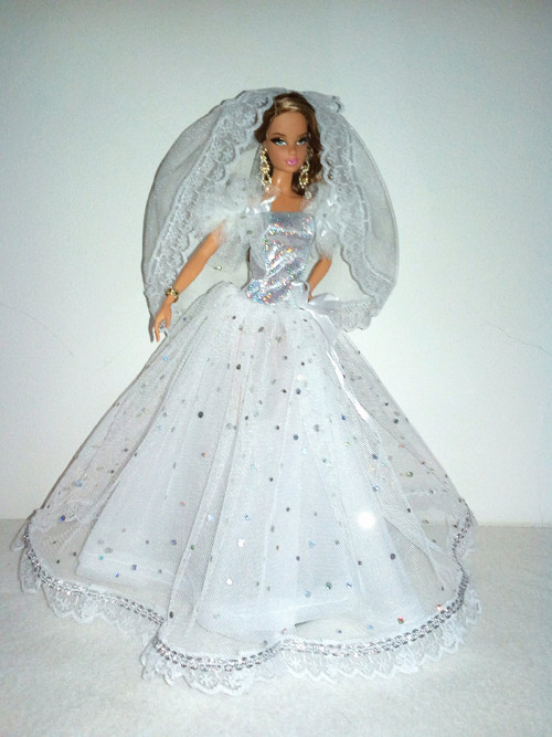 Šaty pro Barbie — foto 1