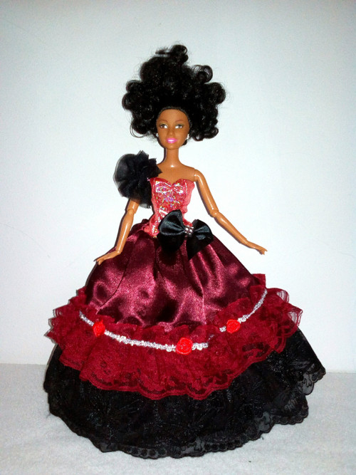 Šaty pro Barbie — foto 1