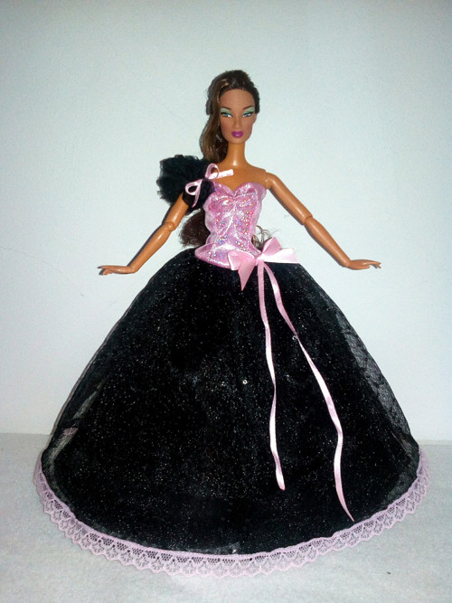 Šaty pro Barbie — foto 1