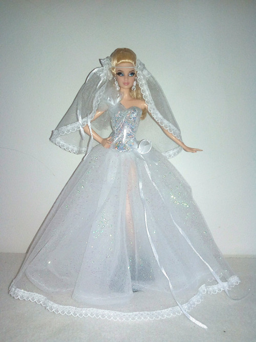 Šaty pro Barbie — foto 1