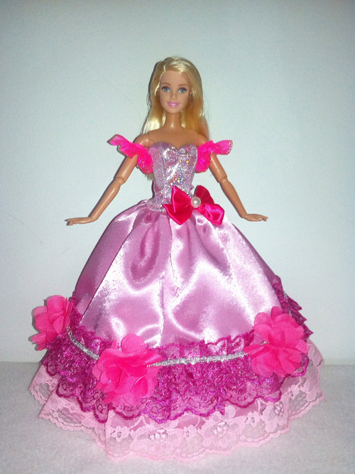 Šaty pro Barbie — foto 1